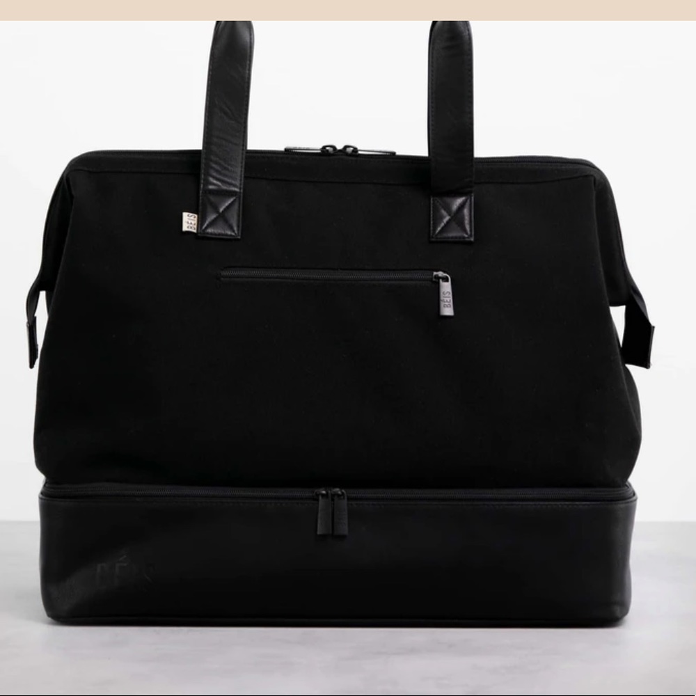 Beis weekender bag in black.